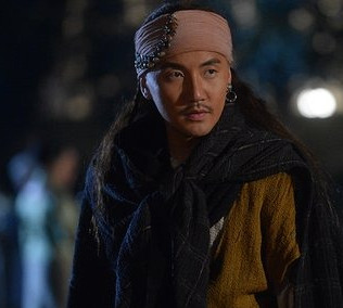 海报剧照剧情:取材自清朝年间香港海盗张保仔的传奇故事,以现代电脑