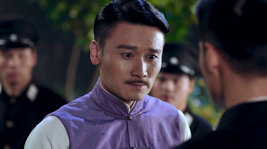 海报剧照剧情:玉儿2岁时家中巨变,被义父吴啸天收养,教授其医术.