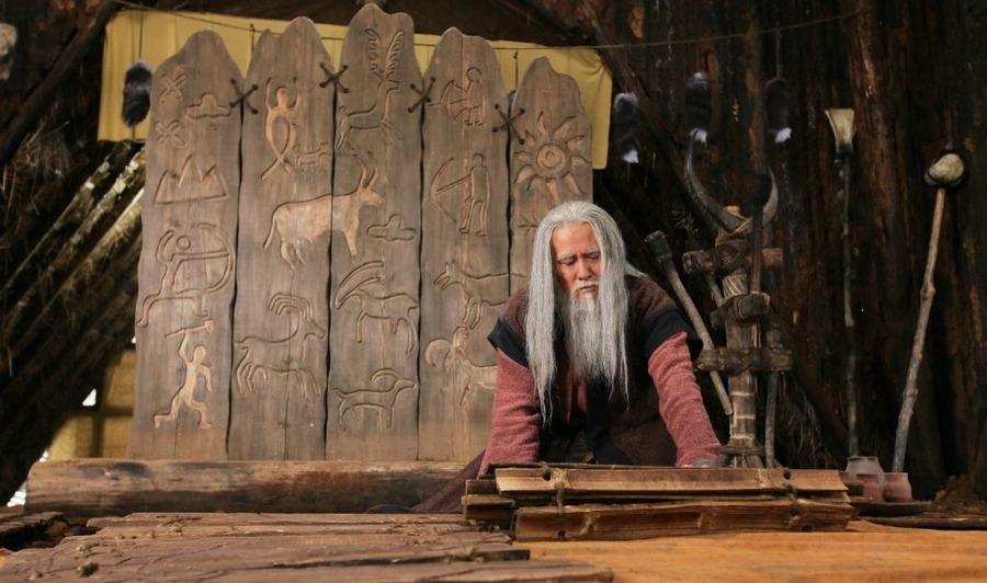 海报剧照剧情:大舜是四千六百多年前的上古英雄,由于他"至孝"的名声