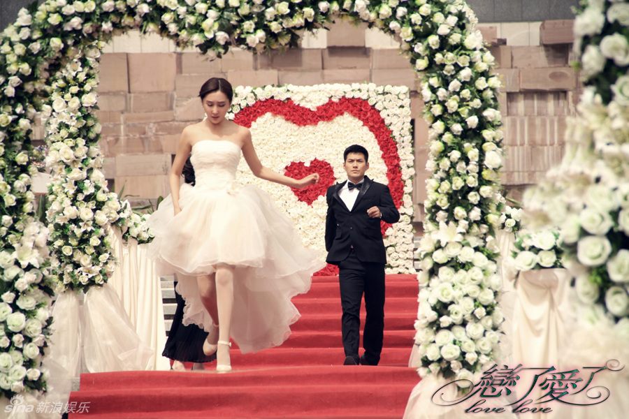 的贵公子萧晨,成功帅气,绅士痴情,与江昊天几乎同时遇到女主角沈美溪