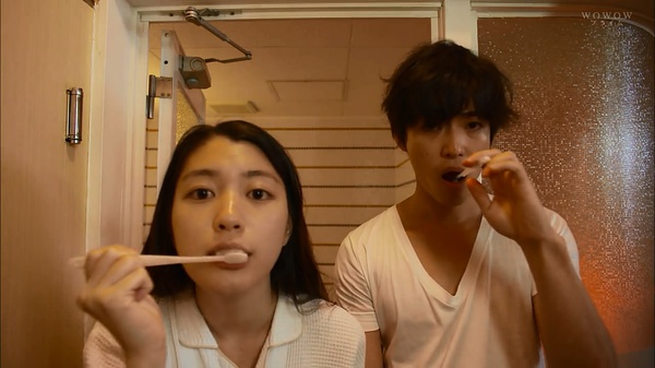 [芹叶大学之梦想与杀人]大学生二木未玖(仓科加奈 饰)结识了同龄男 