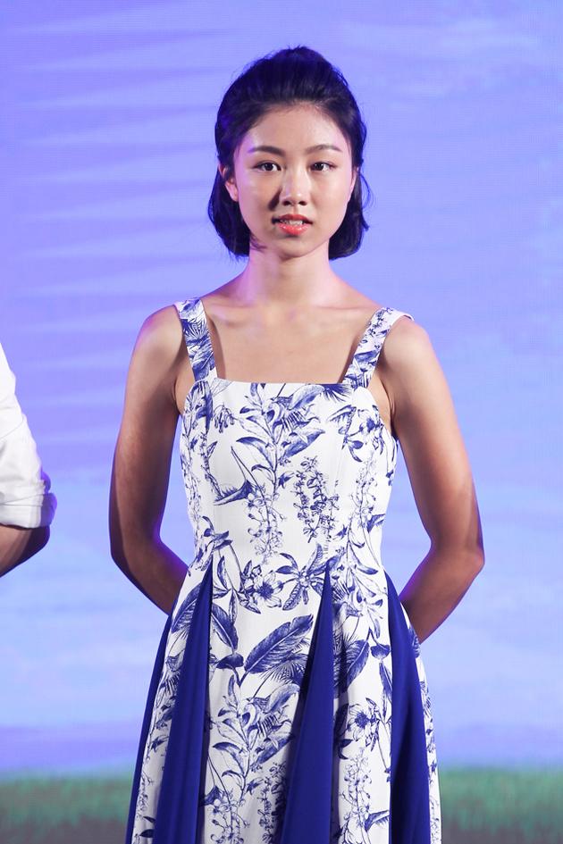 幕后花絮影片女主演颜卓灵与董子健在开拍前并不认识,但在第五十届