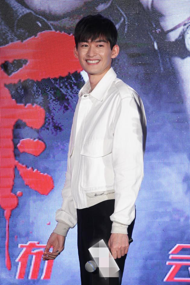 海报剧照剧情:画龙,苏眉,包斩,梁教授四个特立独行的"超级警察"组成了