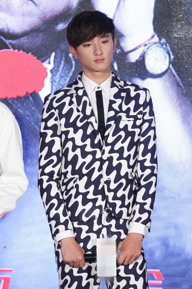 海报剧照剧情:画龙,苏眉,包斩,梁教授四个特立独行的"超级警察"组成了