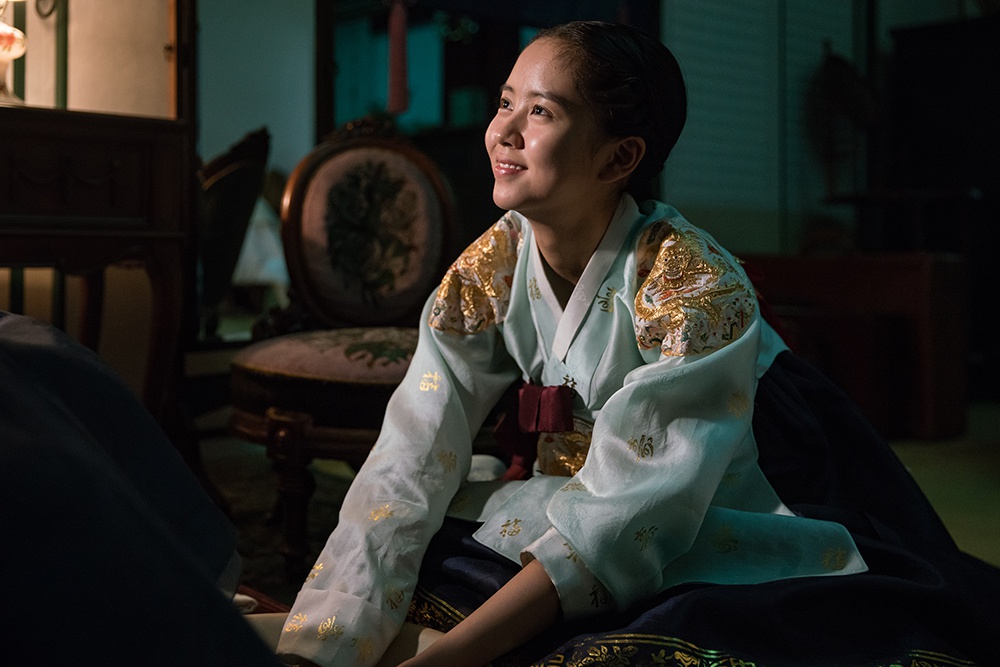 海报剧照主角定妆照剧情:  电影《德惠翁主》讲述了被带往日本作为