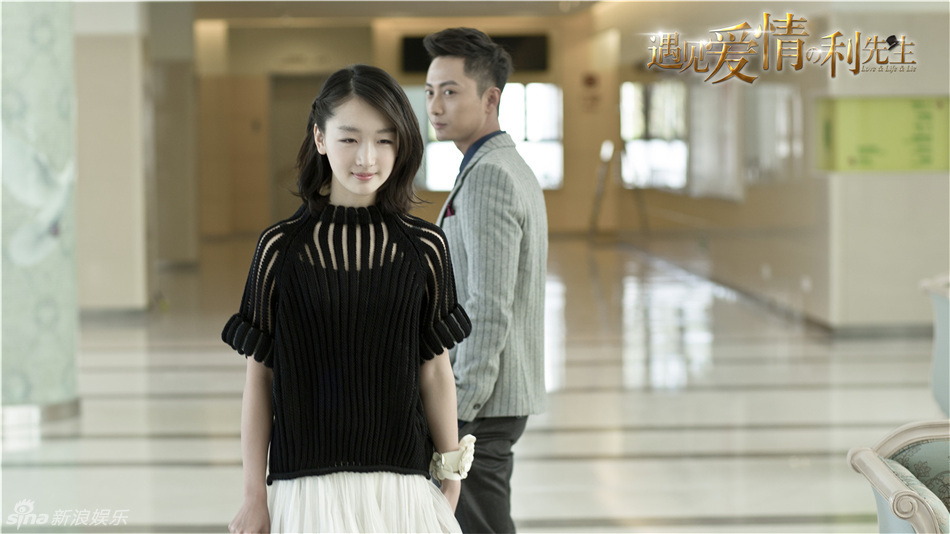 幕后花絮陈晓和周冬雨主演的电视剧《遇见爱情的利先生》日前在上海
