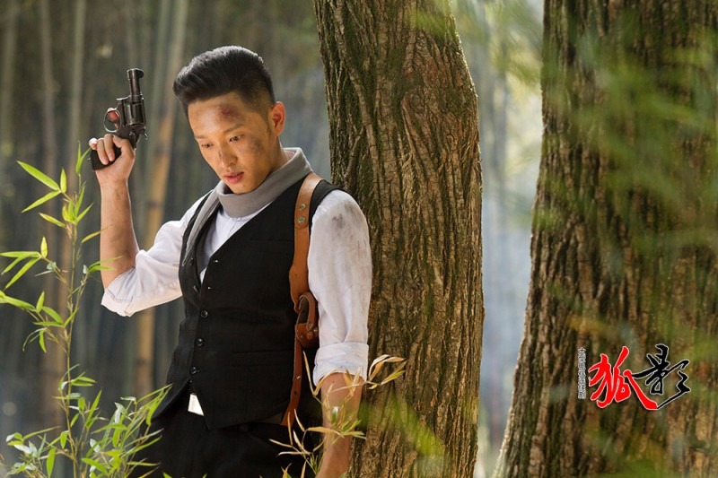 幕后花絮李卓霖此次不光在剧中出演男一号,并且同时担任了该剧的剧本