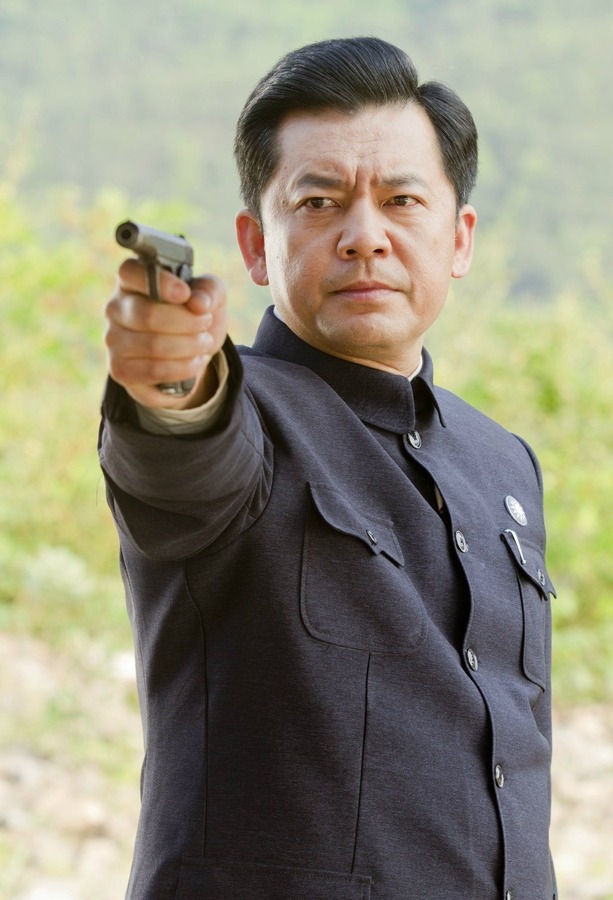 幕后花絮李卓霖此次不光在剧中出演男一号,并且同时担任了该剧的剧本