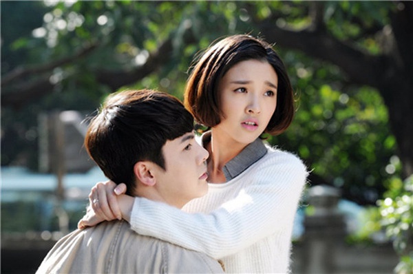 幕后花絮陈伟霆在剧组中也大展暖男特质,对路小楠处处照顾,而普通话还