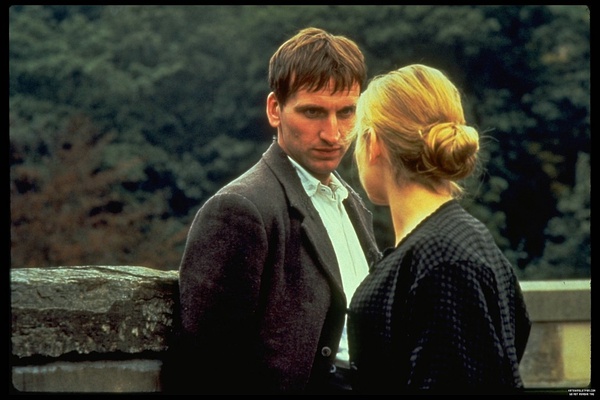 幕后花絮电影《无名的裘德》改编自英国著名小说家托马斯-哈代的同名