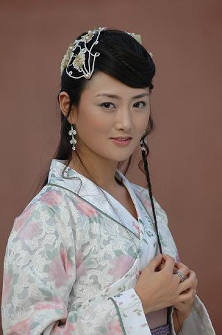 谢兰出演的紫玉不会老,不会死,彻头彻尾的去帮助愚公,献了自己的生命