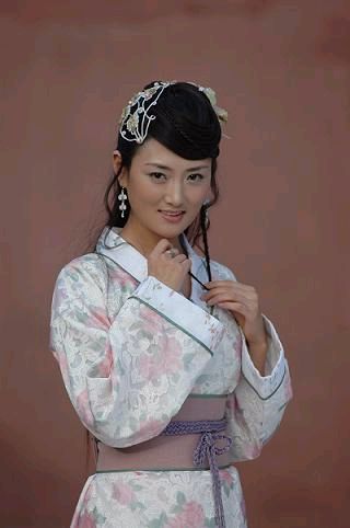 谢兰出演的紫玉不会老,不会死,彻头彻尾的去帮助愚公,献了自己的生命