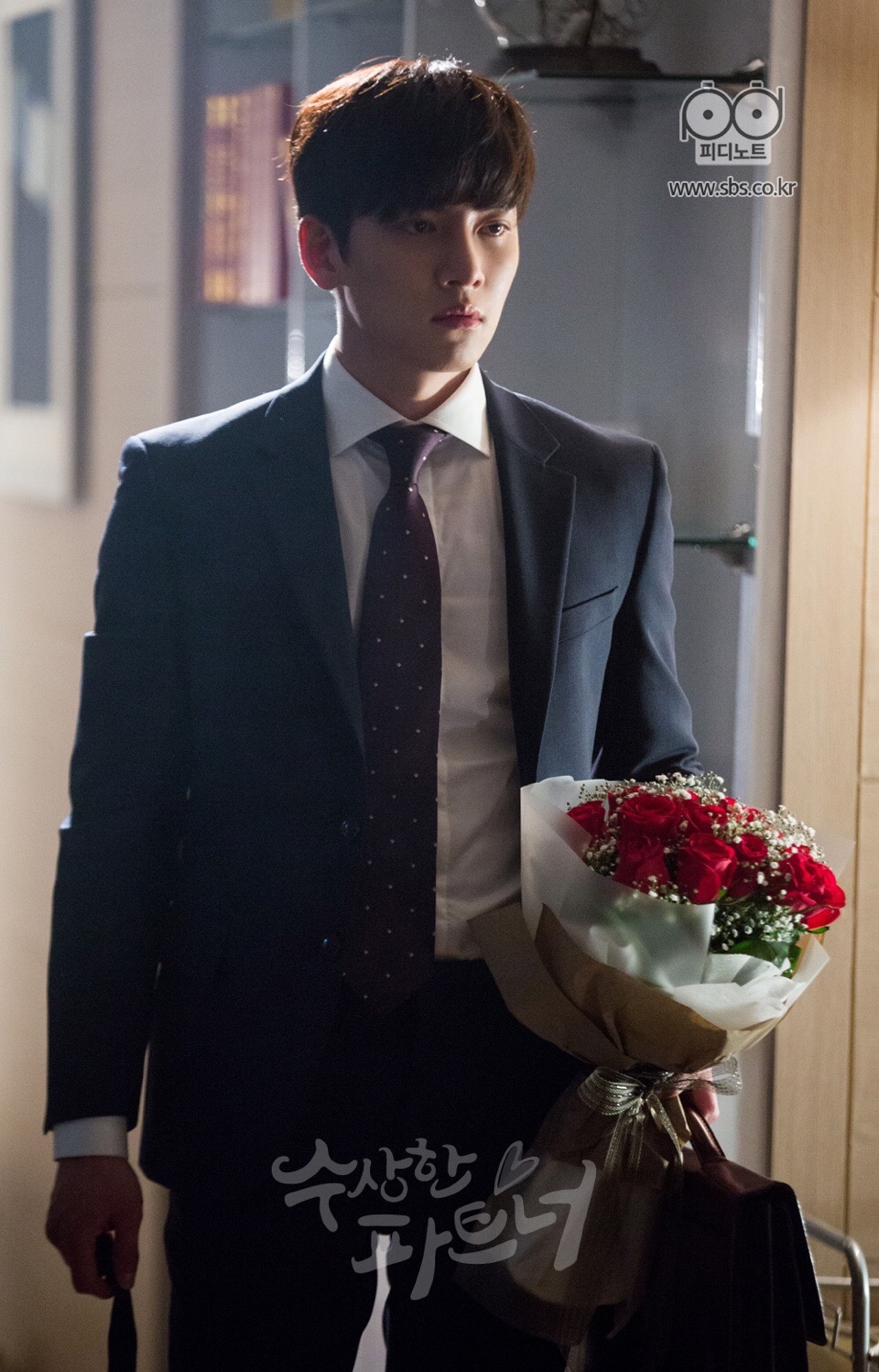 海报剧照剧情:  卢智旭(池昌旭饰)为了替父亲实现梦想而成为检察官