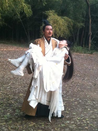 幕后花絮正在横店拍摄的《仙女湖之墨仙》剧组在新年之际,发表第一份