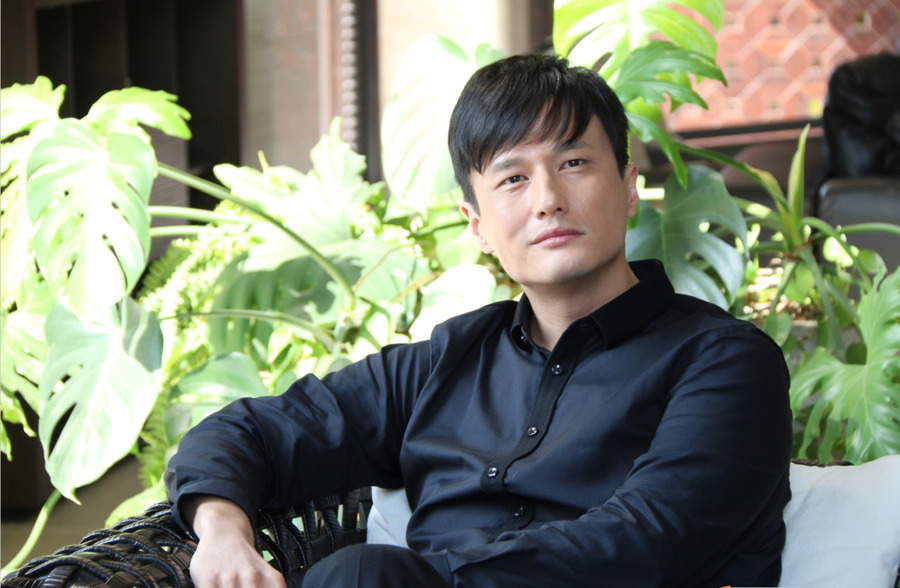 和魏晓东组建了自己的家庭并天真地认为从此可以离开母亲过俩人生活了