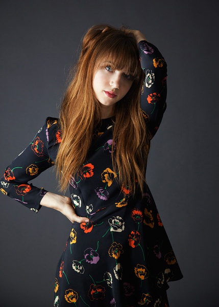 佐伊-卡赞资料页_娱乐资料库_新浪娱乐_新浪网