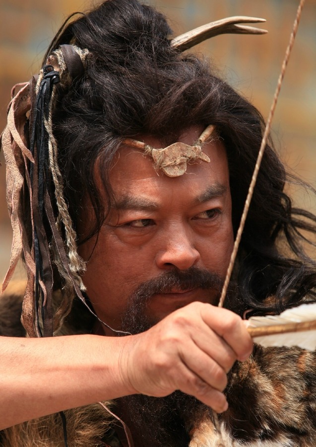 海报剧照剧情:大舜是四千六百多年前的上古英雄,由于他"至孝"的名声