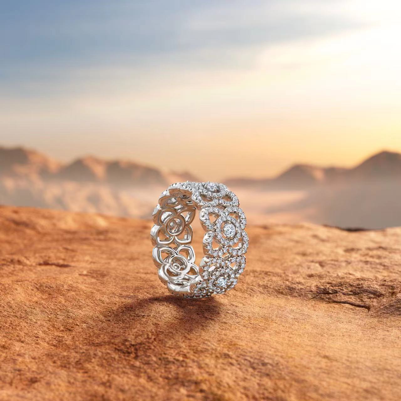 戴比尔斯珠宝「enchanted lotus」系列白金钻石戒指,其设计灵感源自