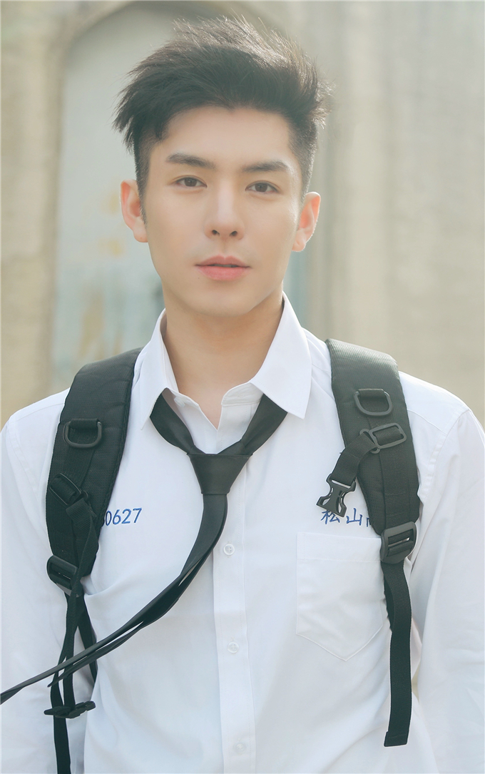 靠减法整容冲上热搜这位明星莫不是换头了吧