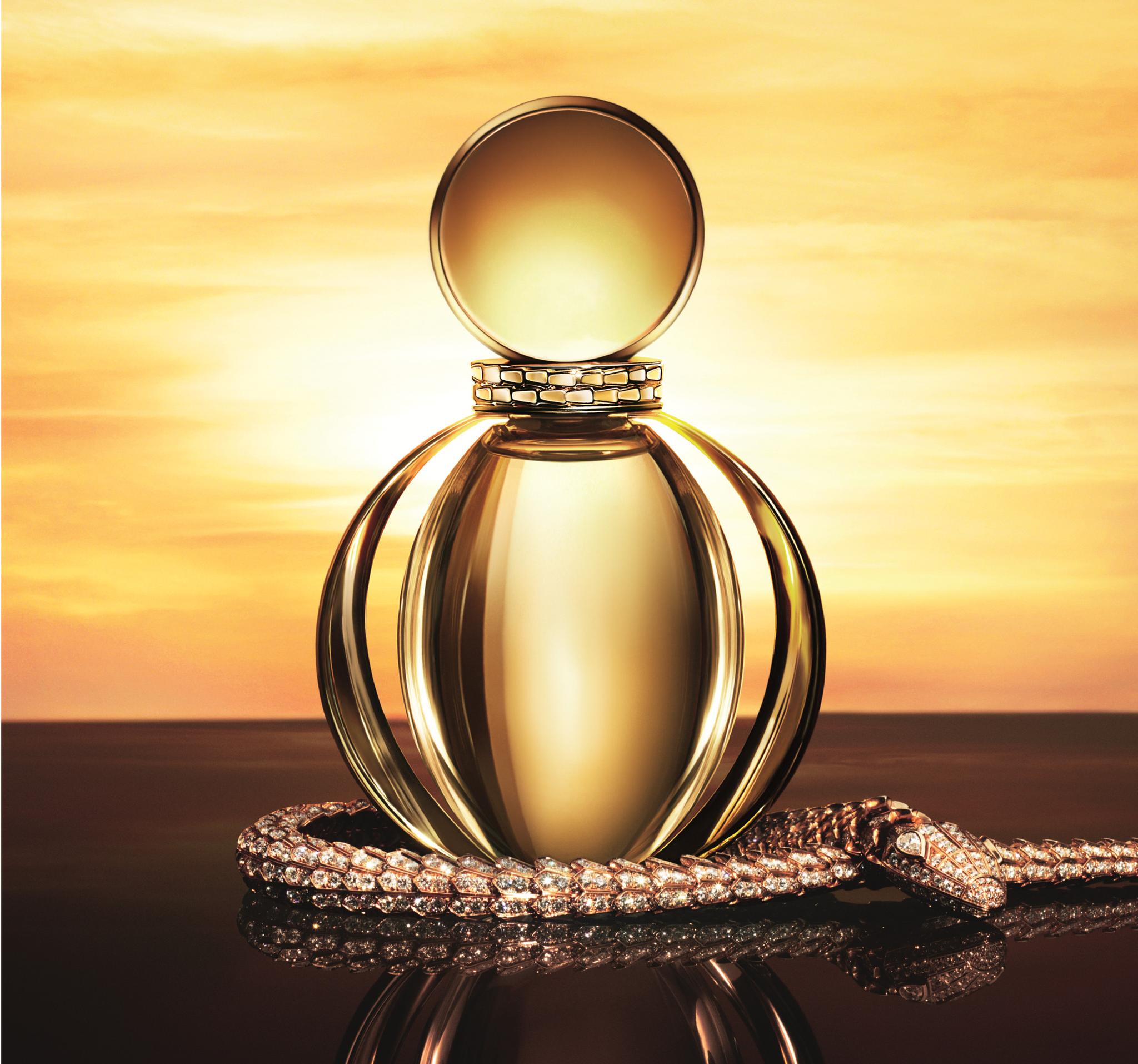 最新研究揭秘：美女被啪啪啪网站的真相及2025年最新动态解析