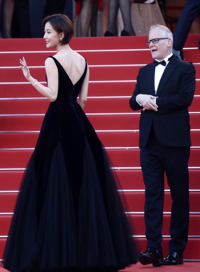 dior2017春夏高级定制礼服登上第70届戛纳国际电影节开幕红毯,黑色