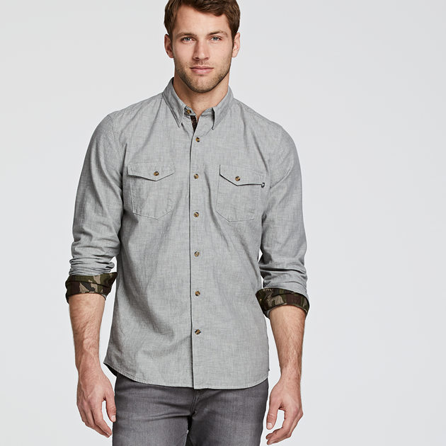 　　迷彩青年布长袖衬衫(AF-A1UPB)
•	纯棉青年布
•	修身剪裁
•	颜色：暗蓝宝石（b68），青灰色（g80）
•	售价：690 RMB
