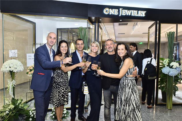 12个海外珠宝品牌的创始人/CEO与ONE JEWELRY董事长李军齐聚一堂欢庆开业