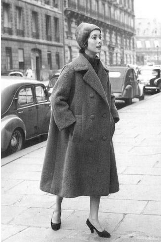 Christian Dior于1955年推出的双排扣羊毛A字形外套