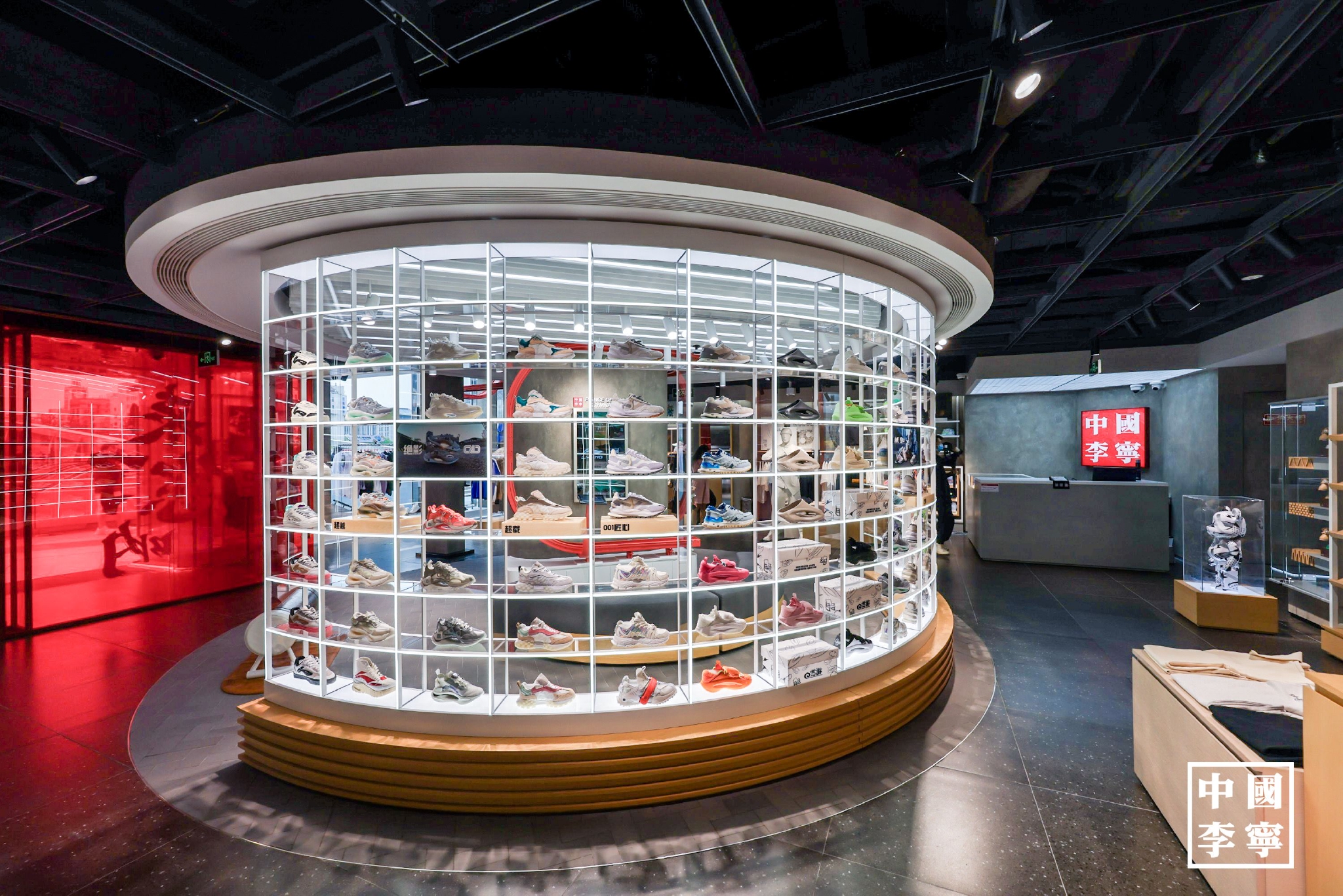 中国李宁首家城市定制店盛大开启 拓展运动潮流体验新维度