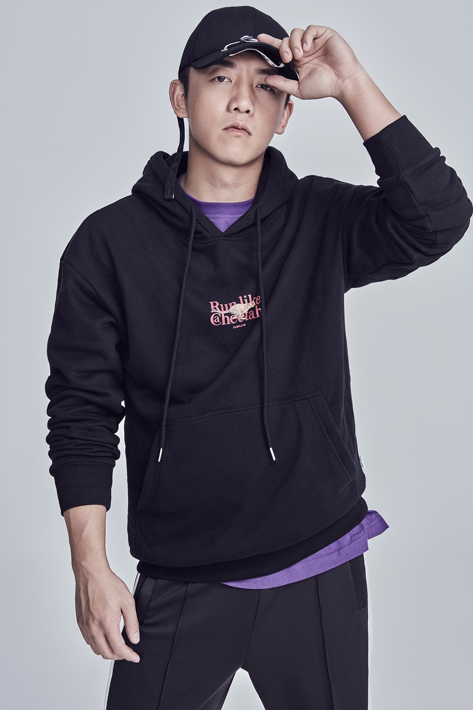 郑恺时尚大片曝光 潮男穿搭演绎休闲动感痞帅风_高清图集_新浪网