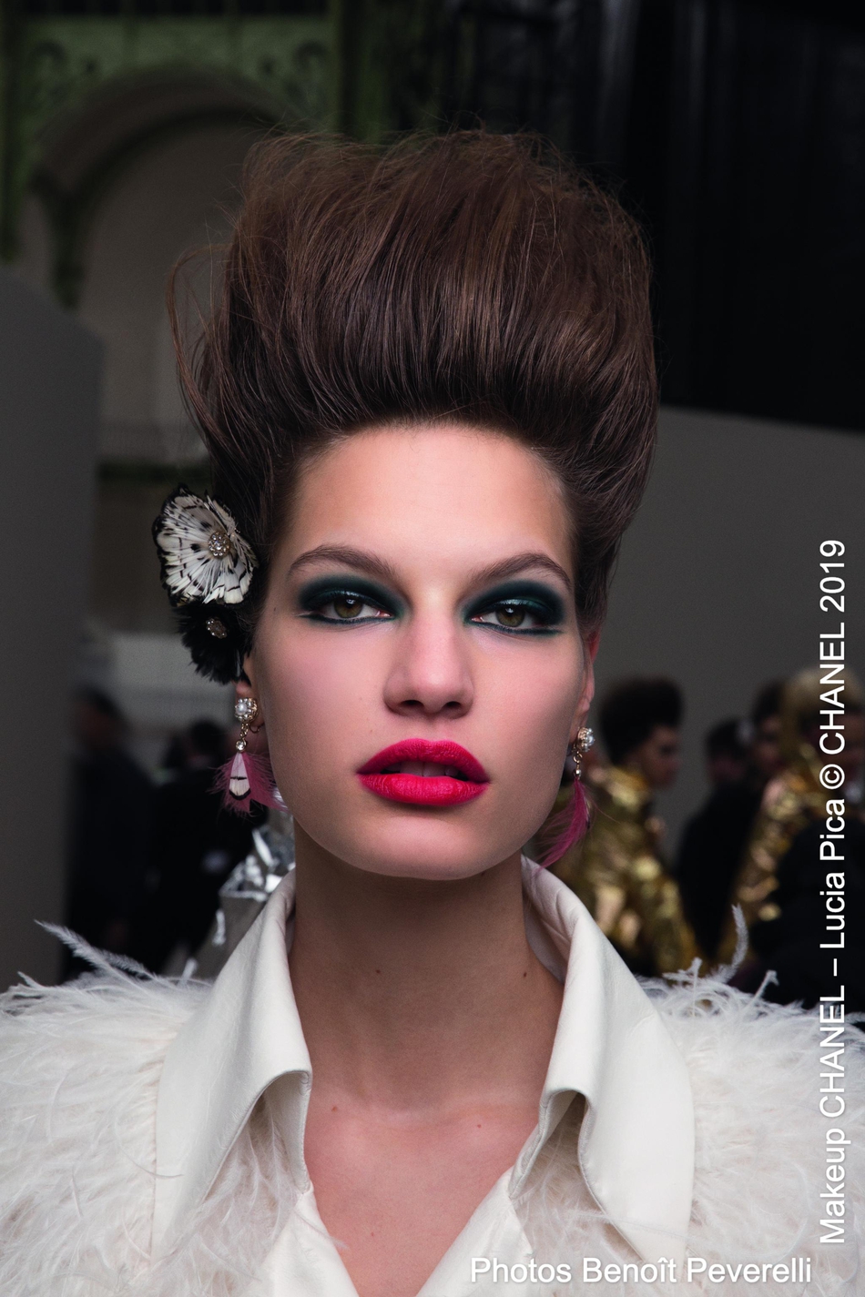 香奈儿2019春夏高级定制服系列秀场妆容