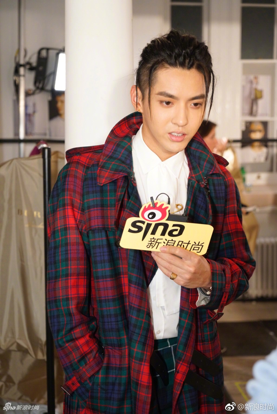 吴亦凡把freestyle带到伦敦时装周 后台与卡拉热聊
