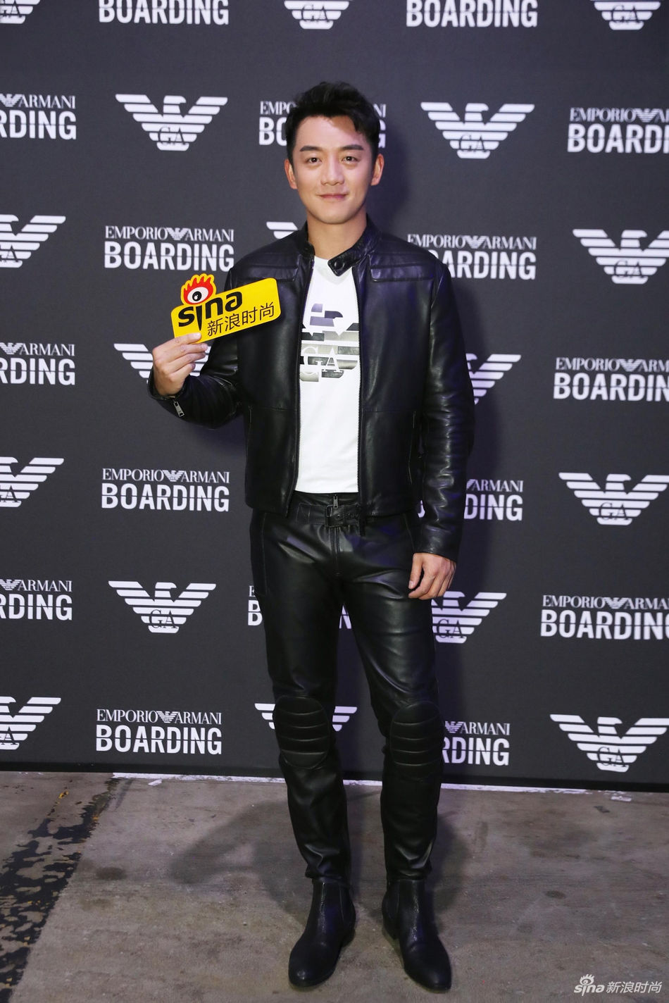 郑恺助阵emporio armani大秀 皮衣配皮裤帅气有型