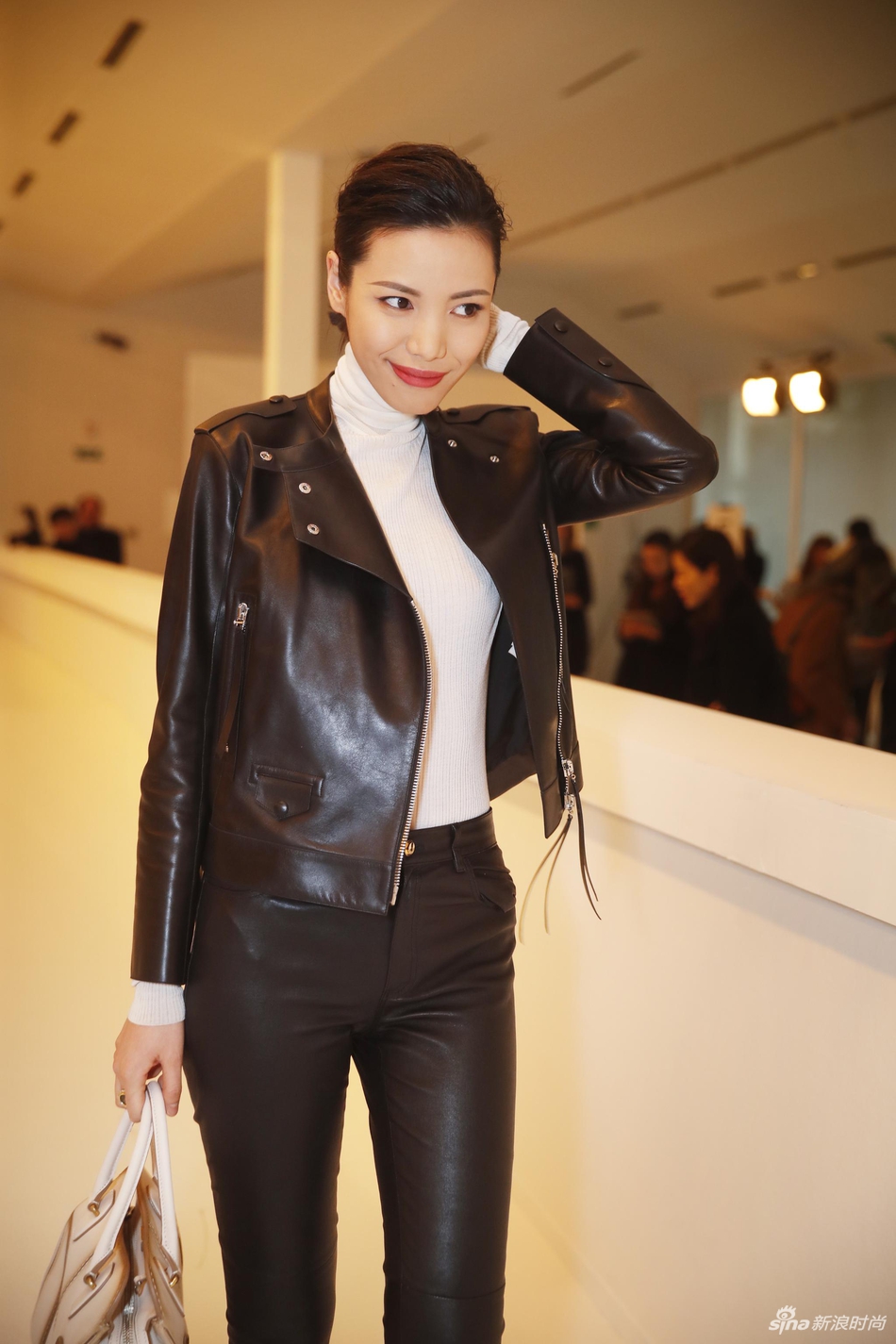章泽天linda亮相tods秀 真人示范夹克的时髦穿法