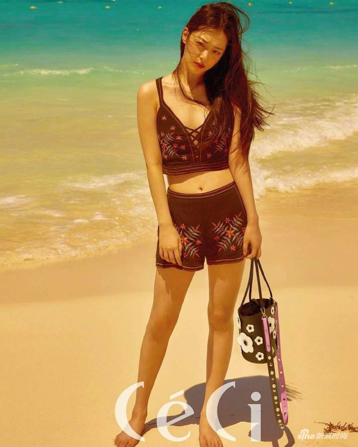 韩国话题小公举崔雪莉海滩大片 清纯性感范儿