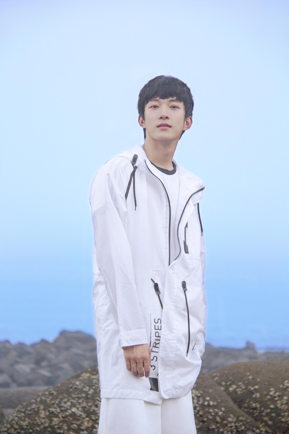 曹恩齐盐系运动写真活力养眼 你好旧时光演绎男神陈桉