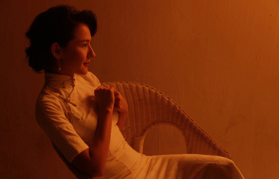 热依扎最新旗袍写真 精致温婉低调妩媚