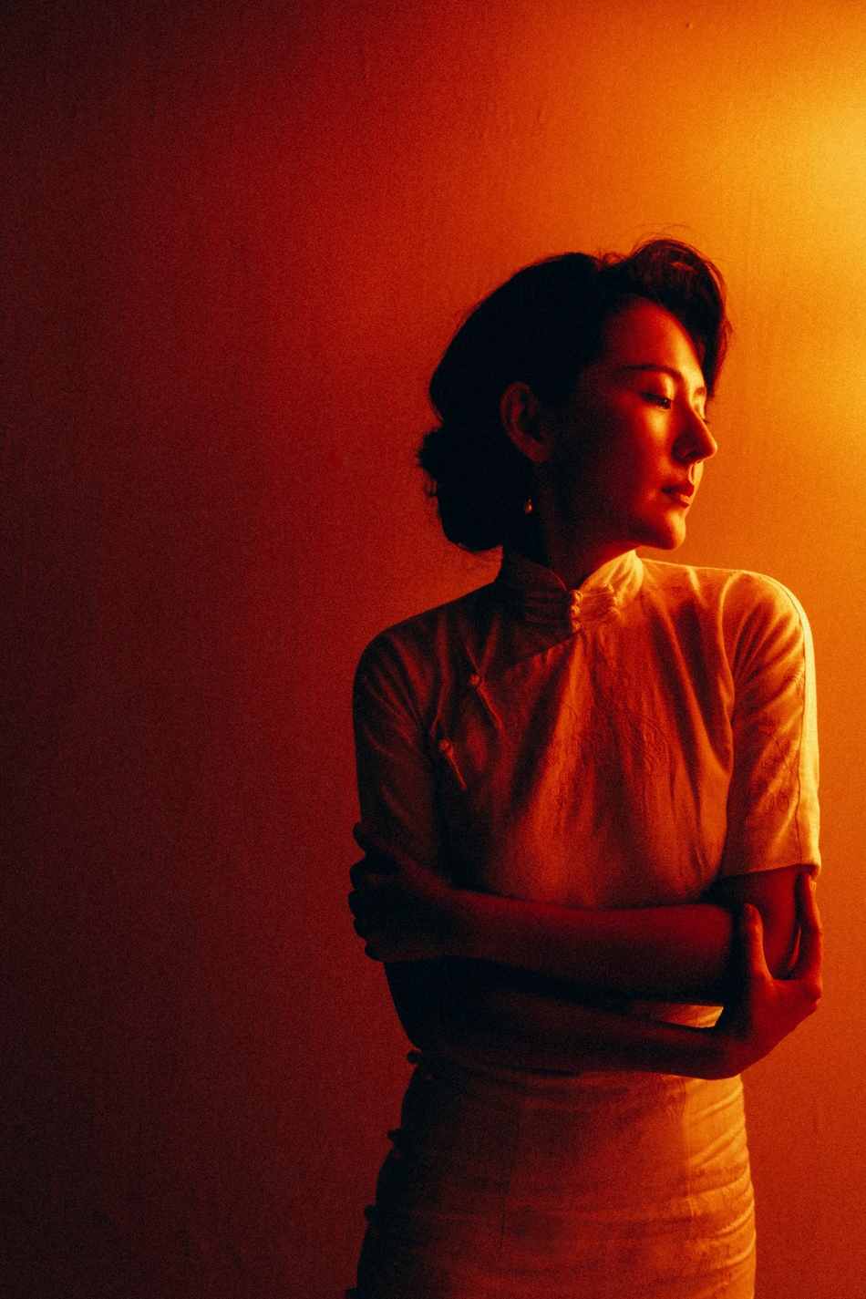 热依扎最新旗袍写真 精致温婉低调妩媚