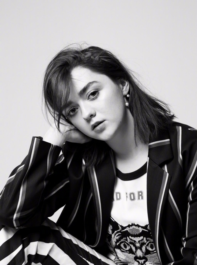 权利的游戏"二丫"maisie封面写真(图)_高清图集_新浪网