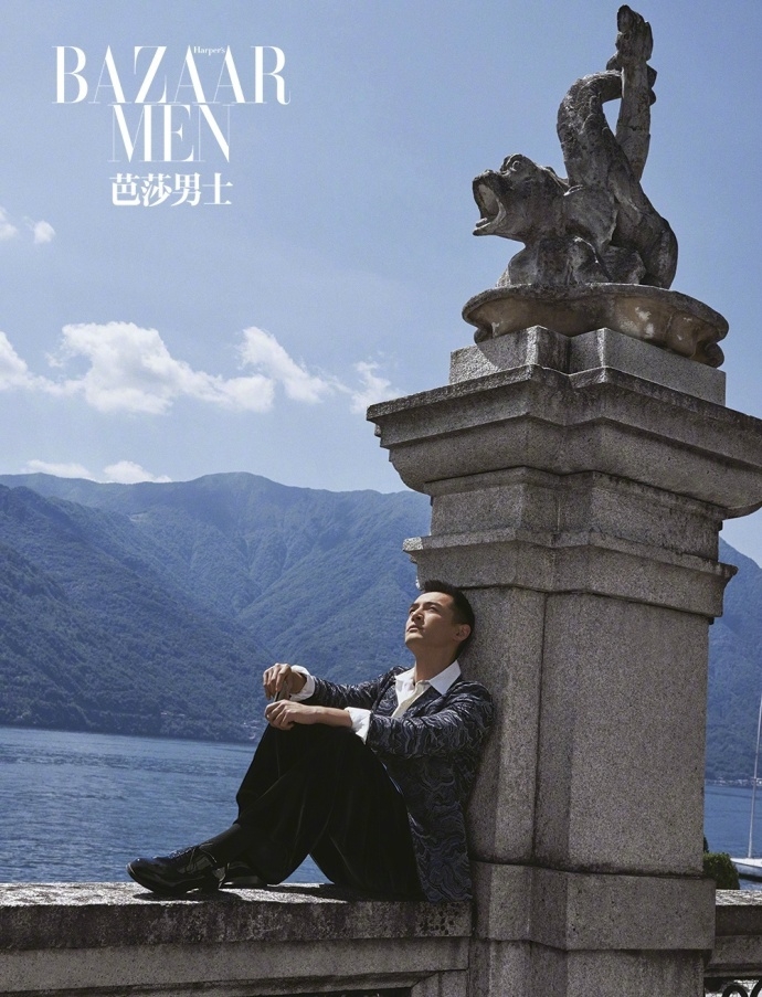 仙剑男神胡歌赤脚口琴演绎随性洒脱个性十足(图)