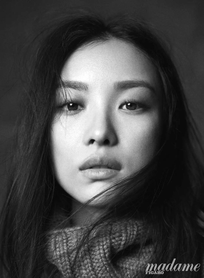 倪妮黑白大片 格子套装高级脸霸气全开(图)