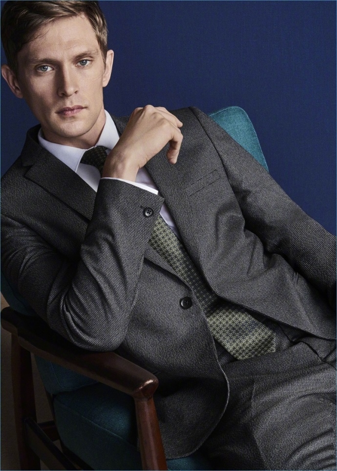 丹麦男模"小马哥"衬衫西服型男气质尽显(图)_高清图集_新浪网