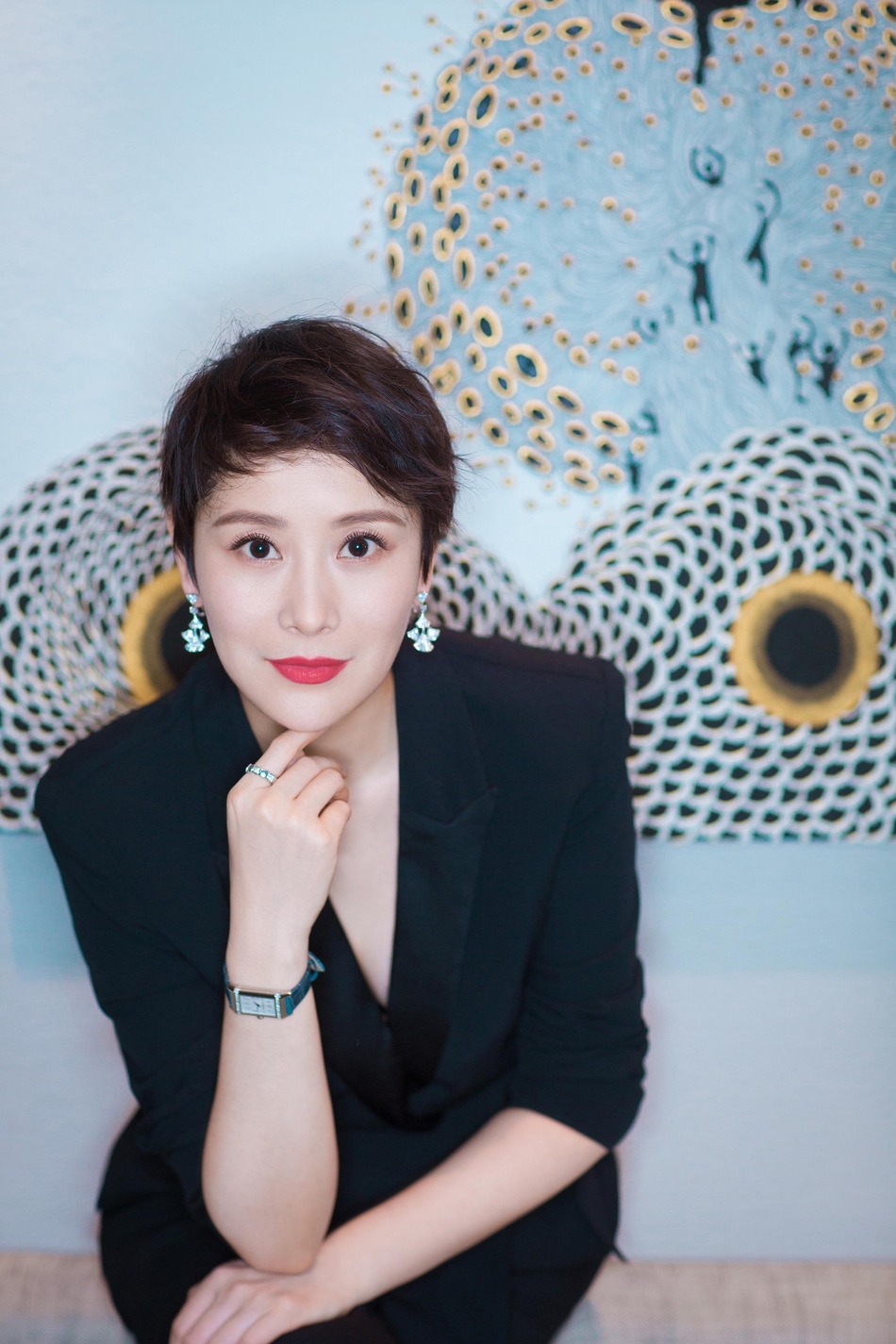 海清率性不失优雅亮相活动