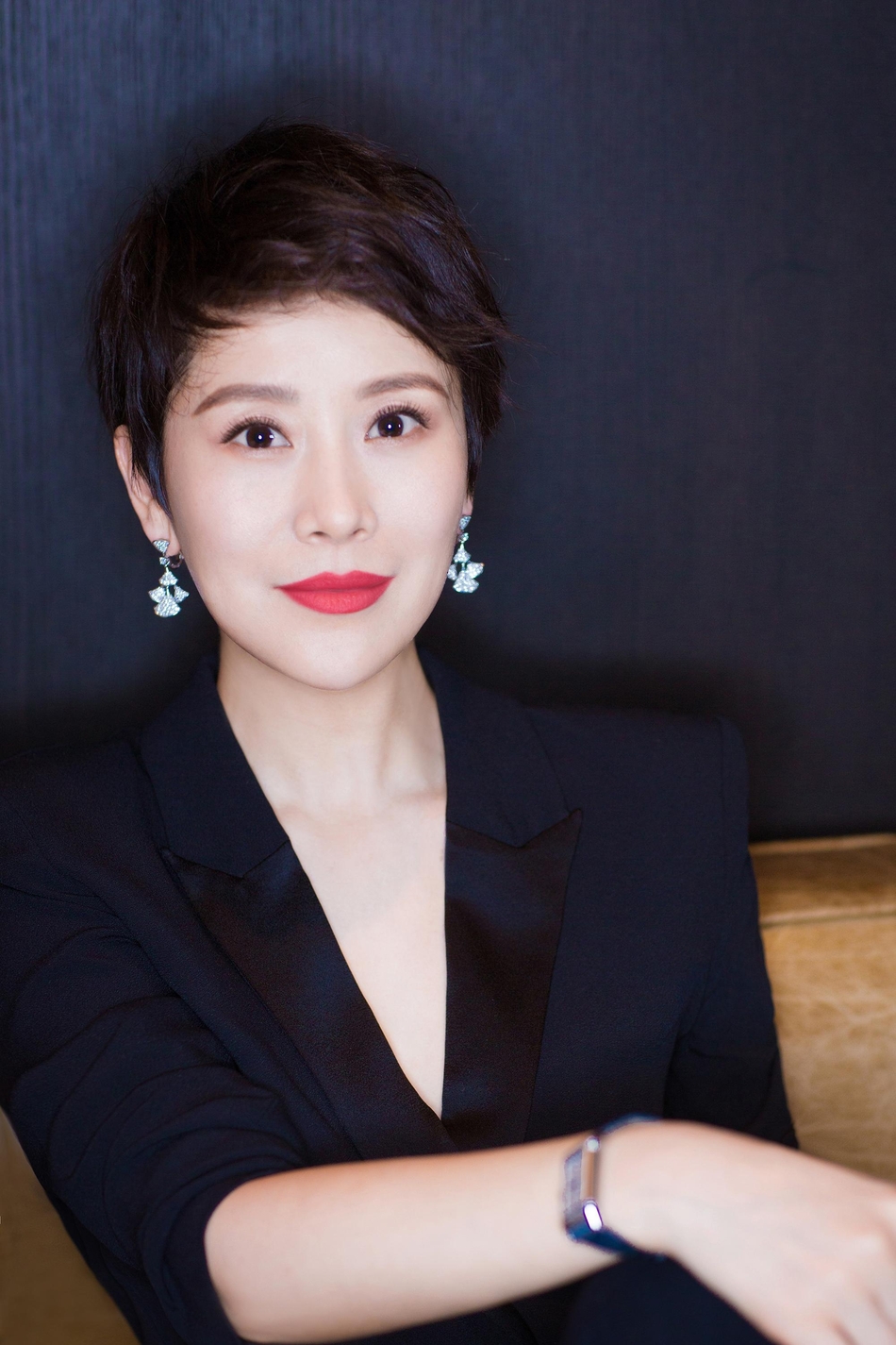 海清率性不失优雅亮相活动