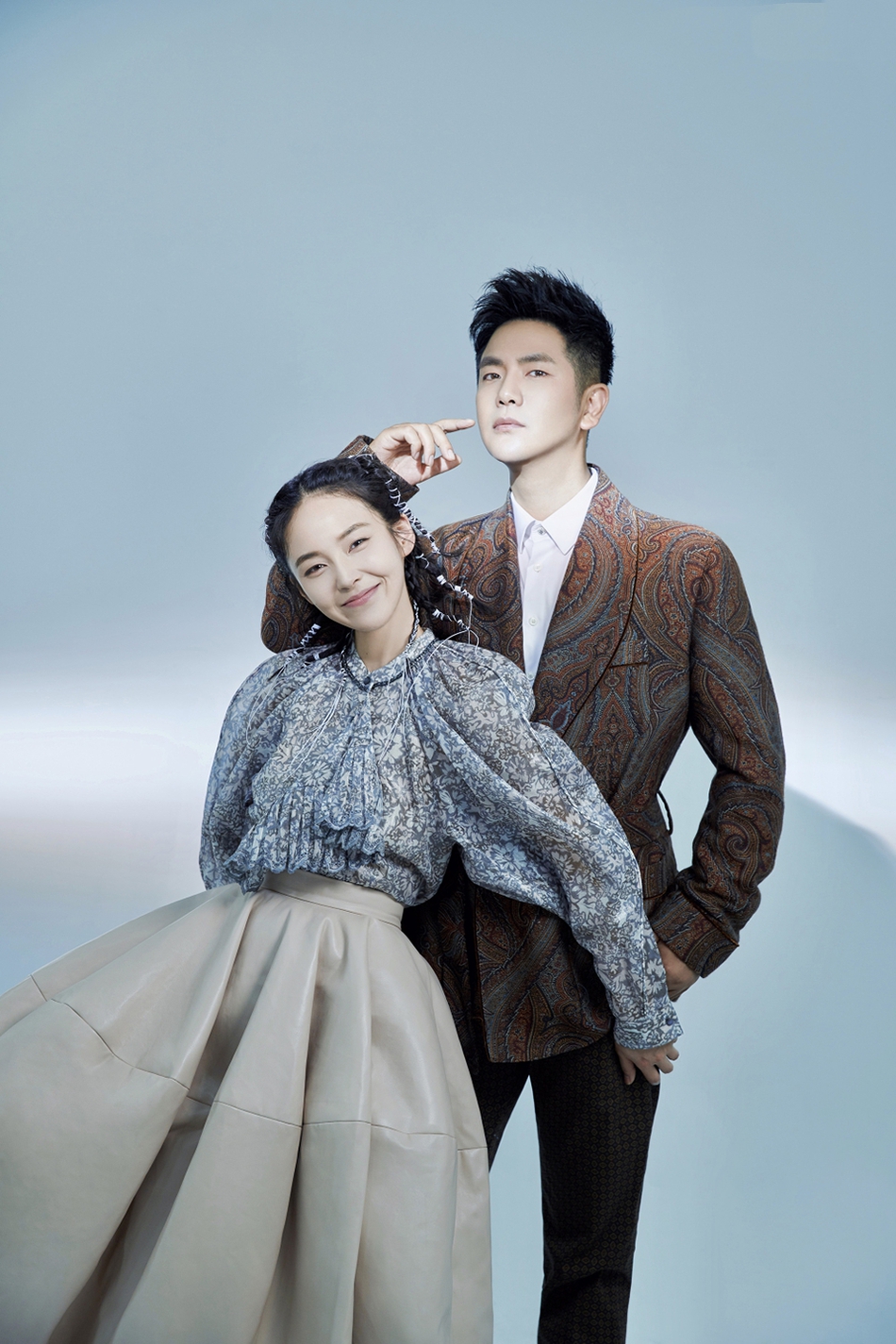 张晓龙张佳宁登杂志封面 舅甥cp同框温暖有爱