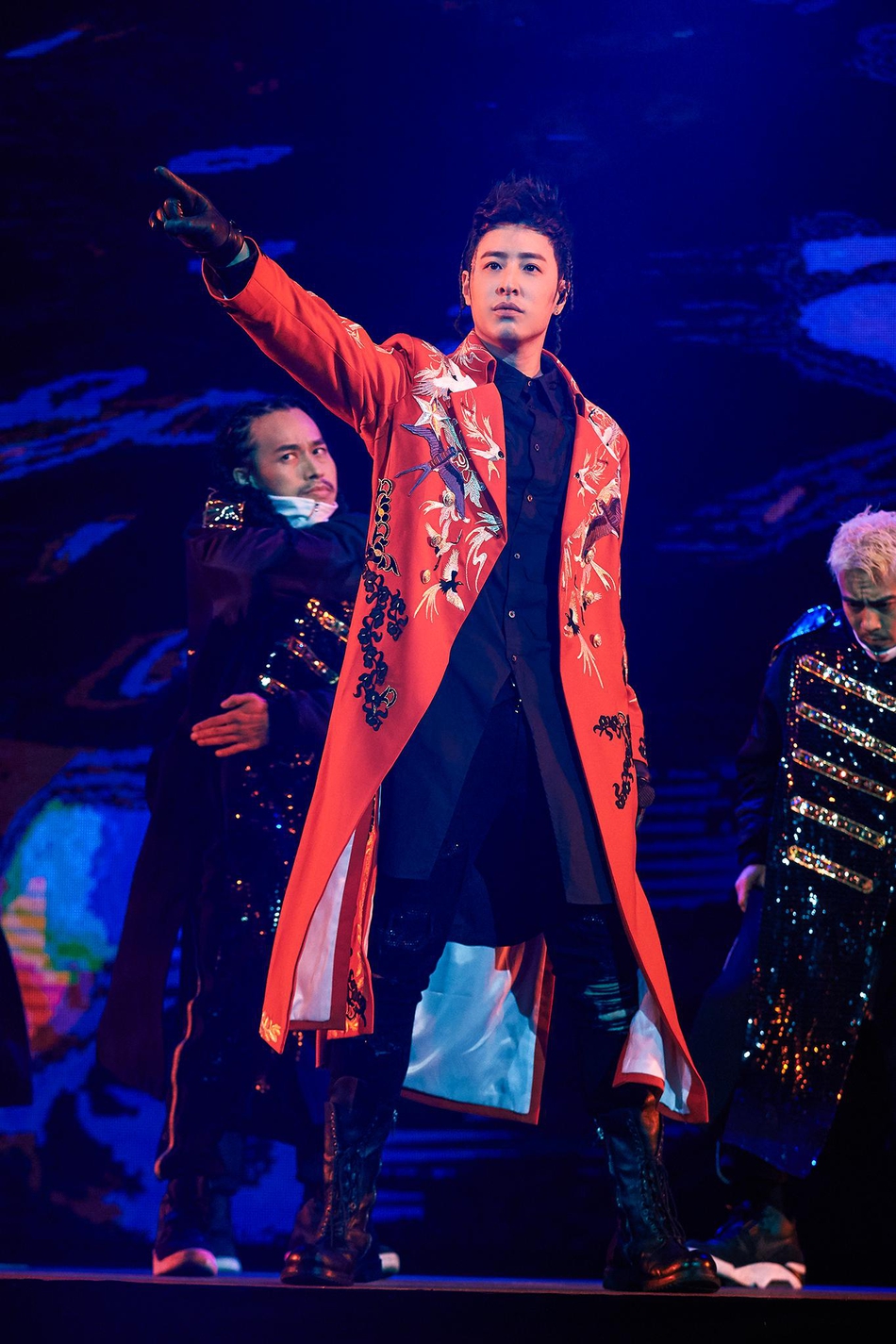 潘玮柏小巨蛋开唱 八套造型惊艳舞台