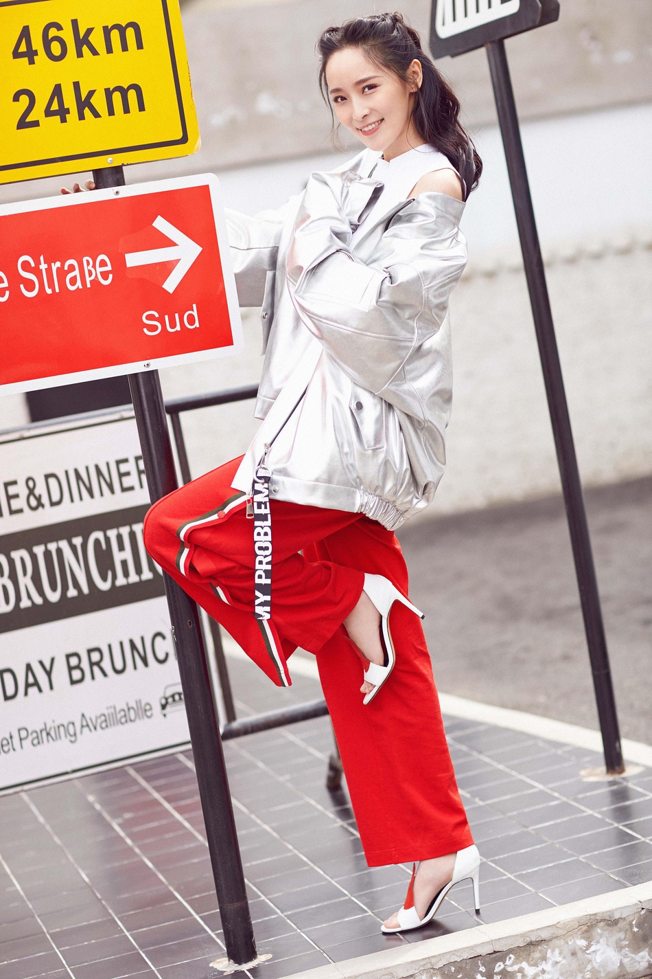 李曼最新潮范写真曝光 个性洒脱诠释街头时尚