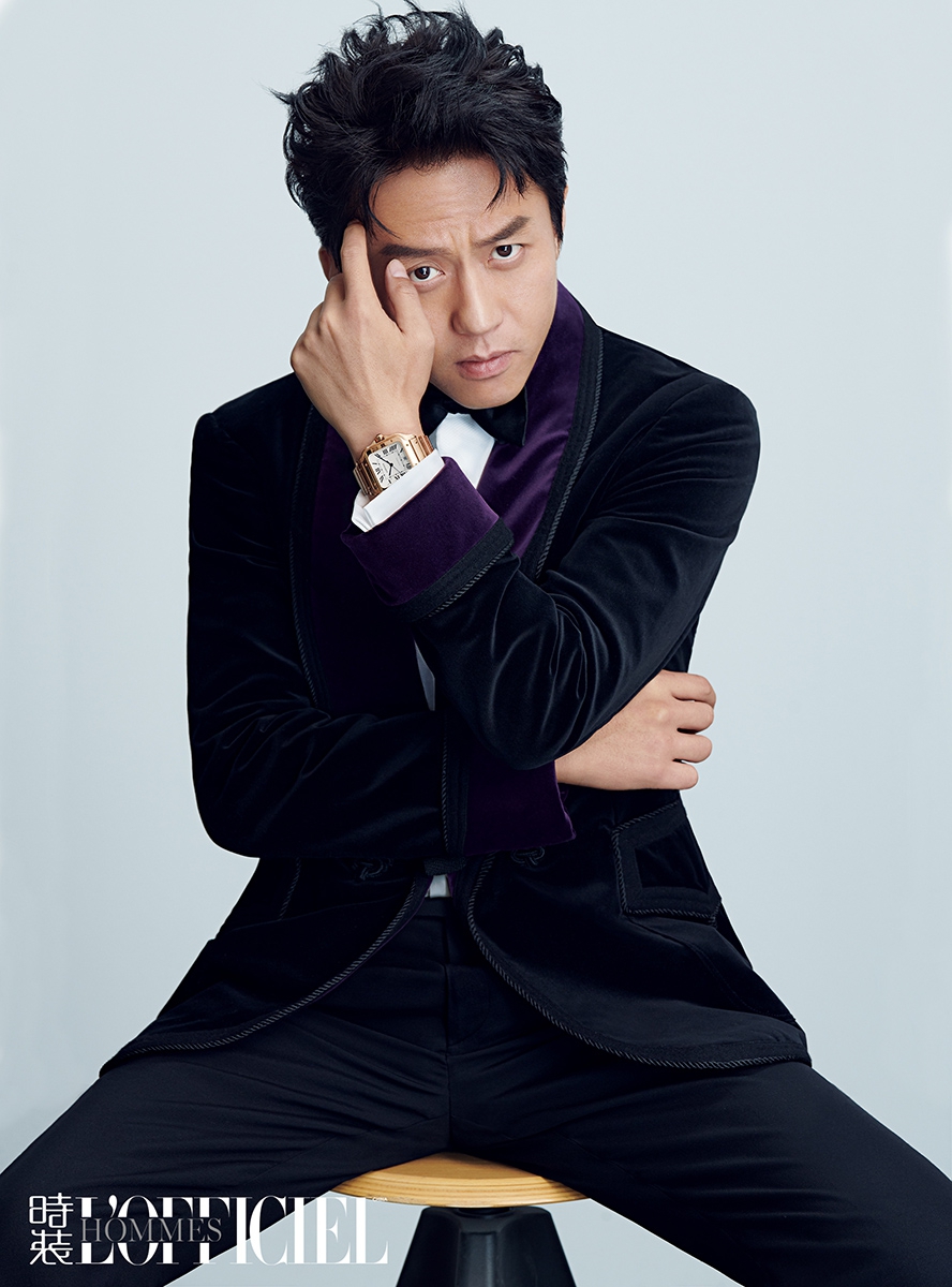 邓超登《时装》男士版封面 成熟搞怪风格自由切换