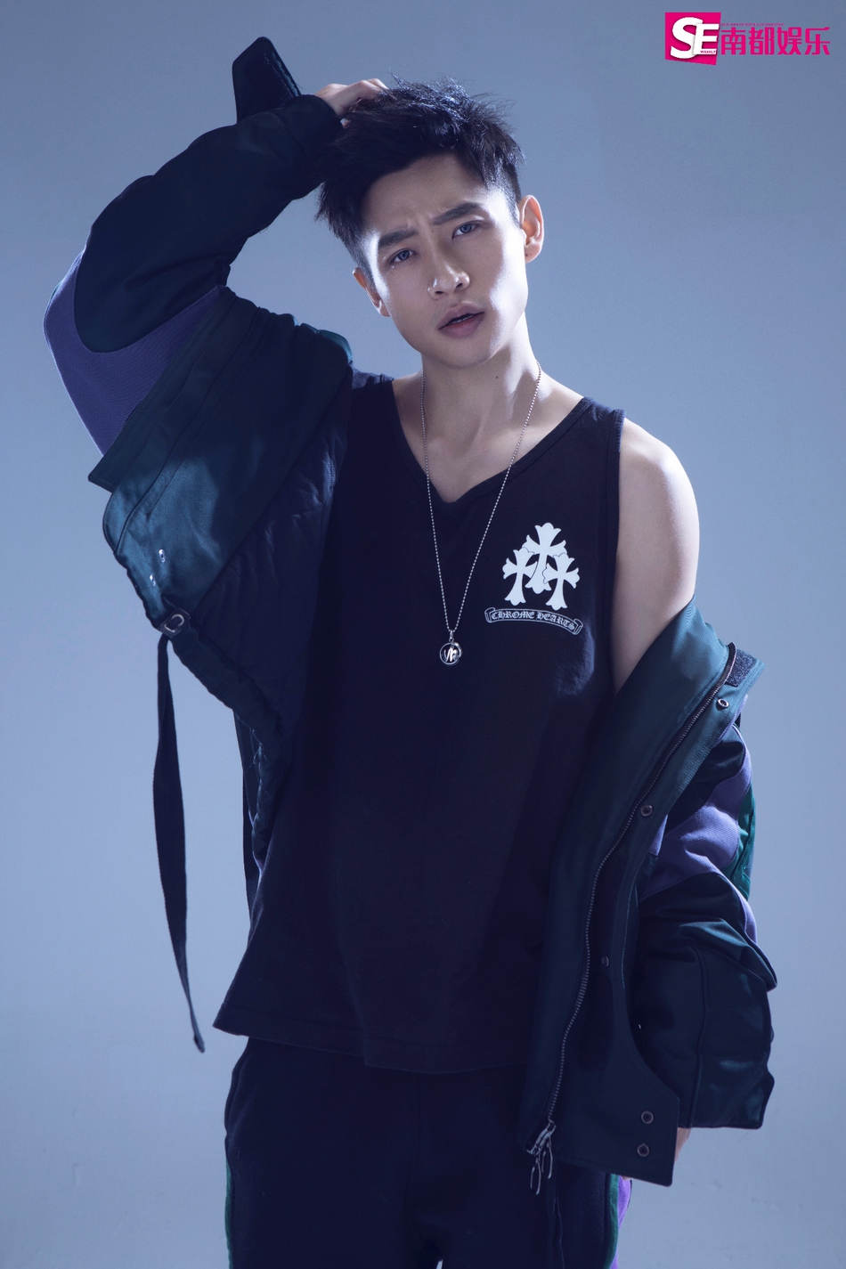 魏晨封面大片曝光 随性不羁撩力十足_高清图集_新浪网