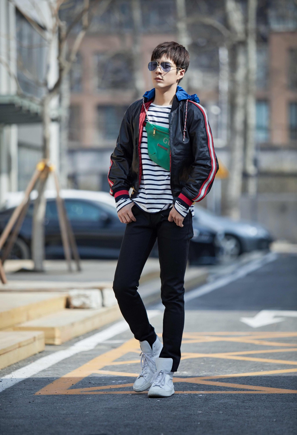 韩东君早春街拍曝光简洁随性气质满分